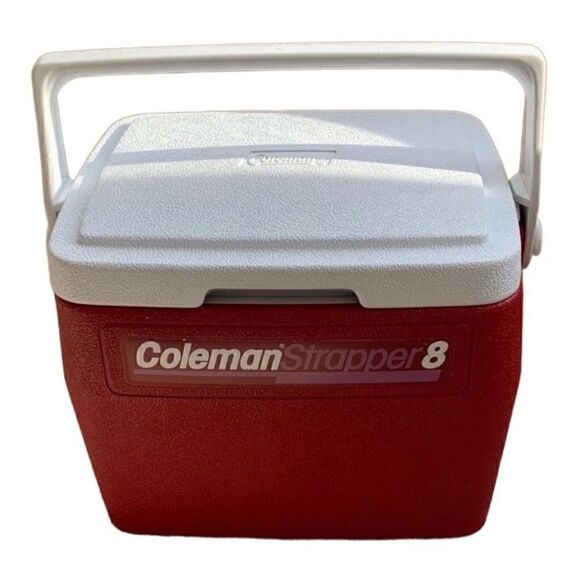 Coleman Vintage Red Strapper 8 Cooler.  Hardsided lunch box, beer lake picnic - Picture 1 of 10